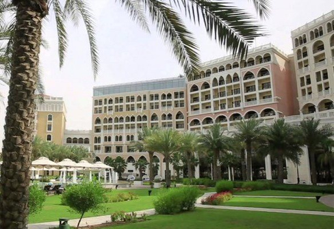 ВИП отдых в ОАЭ Абу-Даби отель The Ritz-Carlton Grand Canal Abu Dhabi 5*