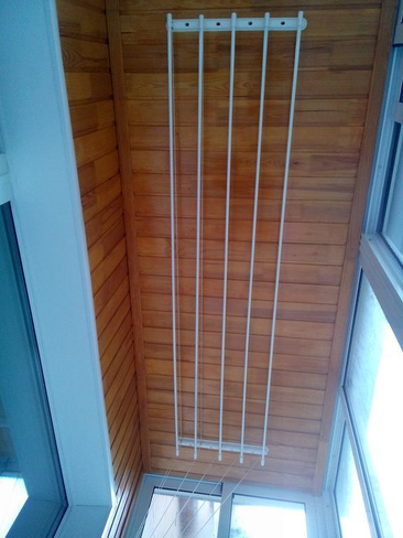 Как выглядит лиана для белья на балконе