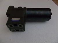 Рулевой насос-дозатор 
    HKU
    1000/4 с предохранительным клапаном ВКН-