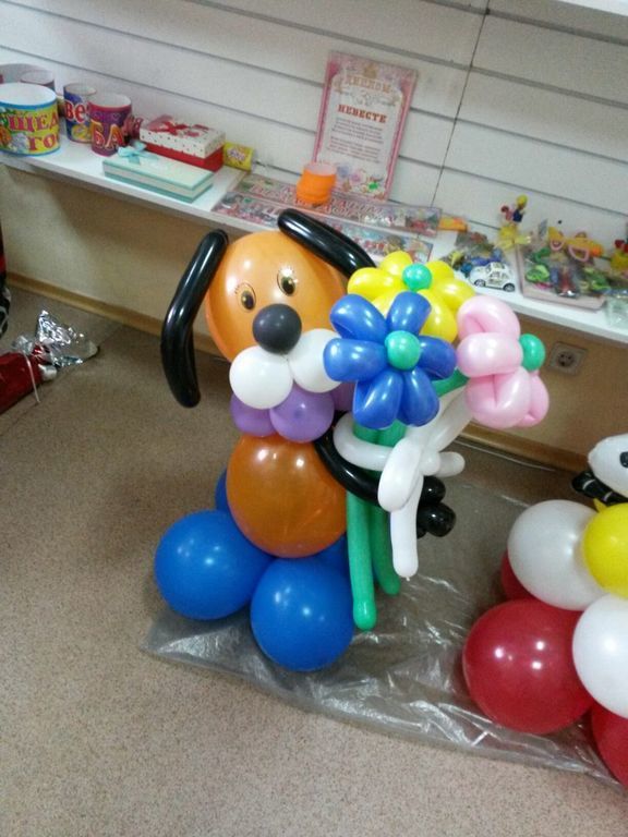 Собака из воздушного шарика. Собачка из шаров. Собака из воздушных шаров. Фигуры из воздушных шаров собака. Собака из шарика.