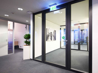 Алюминиевые двери в офис
