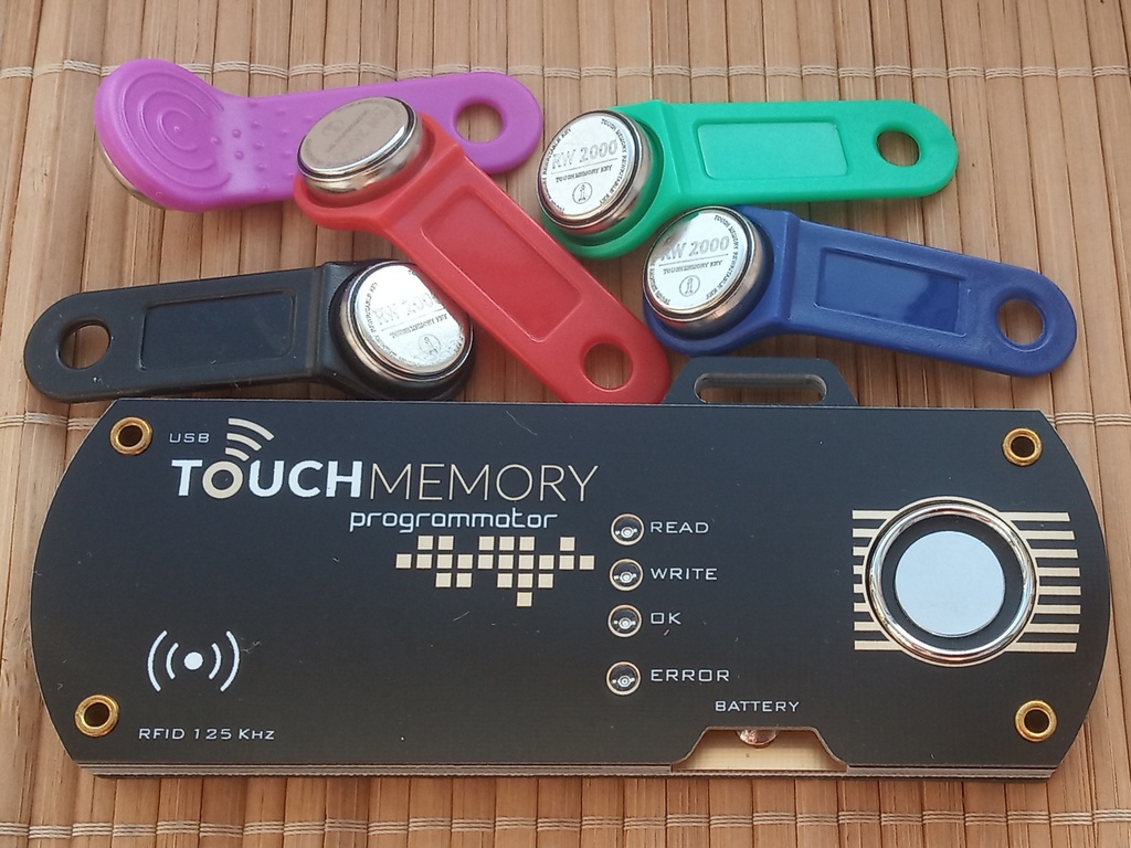 Программатор для домофона. Программатор для ключей Touch Memory RW-1990. Touch Memory programmator. Дубликатор домофонных rw2000. Аппарат домофонных ключей TMD 5s.