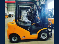 Погрузчик UN Forklift FD25T